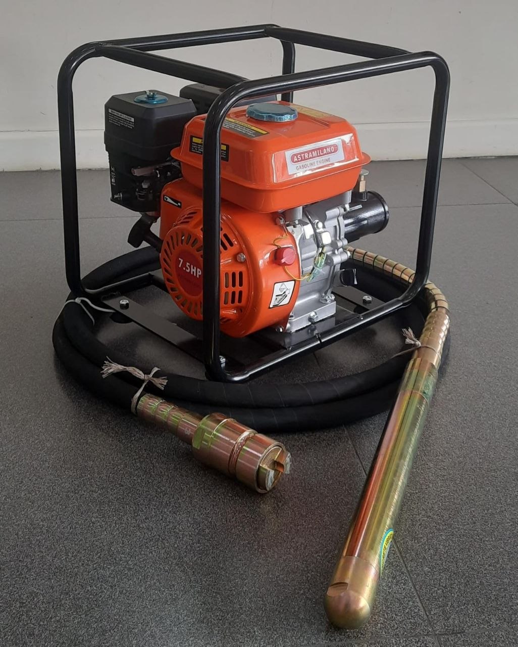 2764ab5b-d688-48e1-ab97-669b7f75af7b Astramilano Poker Vibrator complete with Poker shaft 45mm - Image 1