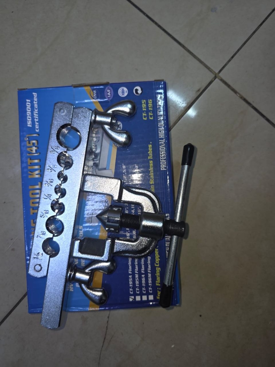50c9ebec-9333-41f7-9fe0-9d2a483f20ac Pipe flaring tool kit - Image 1